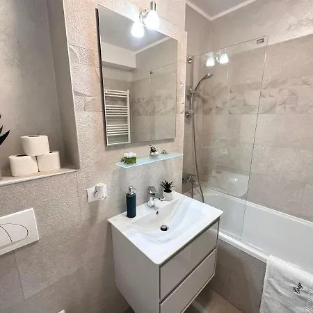 Lägenhet Studios And Apartments At Grandis Residence #Brasov